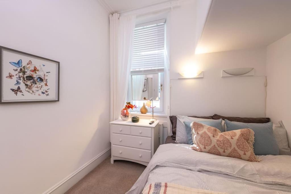 Lovely Main Door 1 Bedroom Flat With Patio Apartamento *